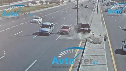 Aeroport yolunda iki qorxunc qəza ANBAAN KAMERADA - VİDEO