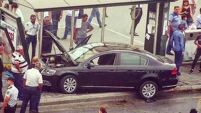 Bakıda “Volkswagen” dayanacağa belə çırpıldı - ANBAAN GÖRÜNTÜLƏR