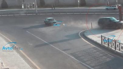 Bakıda “Range Rover” parka girdi - VİDEO