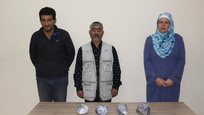 İrandan Azərbaycana heroin keçirənlər saxlanıldı, aralarında qadın da var - FOTO