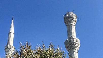 İstanbulda zəlzələ minarəni belə yıxdı - ANBAAN GÖRÜNTÜLƏR (FOTO/VİDEO)