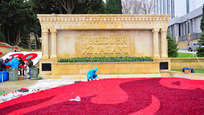 Şəhidlər xiyabanından FOTOREPORTAJ