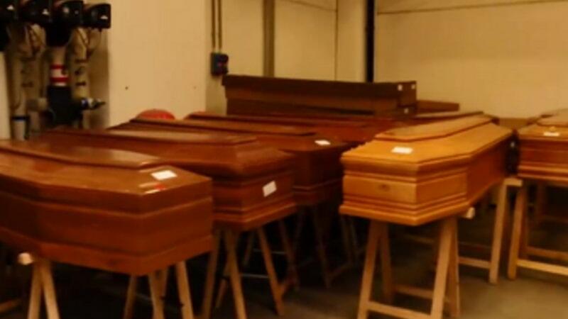İtaliyadan DƏHŞƏTLİ GÖRÜNTÜLƏR: tabutlarla dolu olan krematoriyalar... - VİDEO