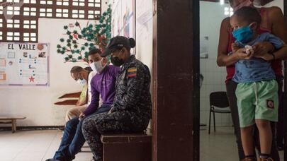 Venesuelanın 10 ştatında karantin gücləndirildi