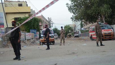 Birja binasına silahlı hücum: ölənlər var