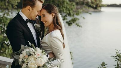 Baş nazir futbolçu ilə ailə qurdu