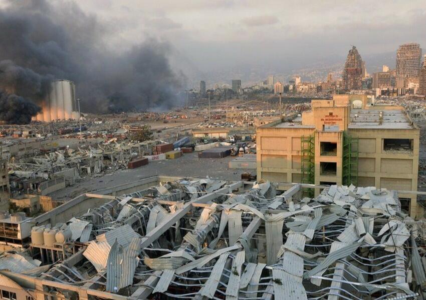 Dəhşətli partlayışda yaralanan səfirin həyat yoldaşı öldü - FOTO
