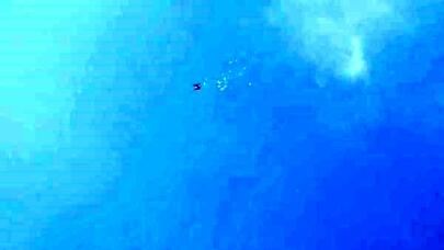 Paytaxt səmasında QƏRİBƏ OLAY: plastik torbaların içində... - FOTO