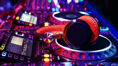 Ermənilər məşhur mahnımızı oğurladılar - VİDEO