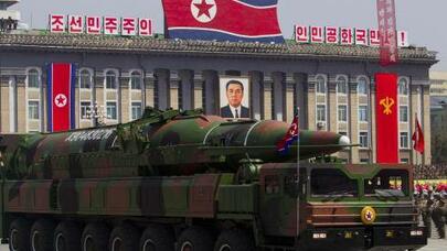 Şimali Koreya növbəti ballistik raketini göstərdi