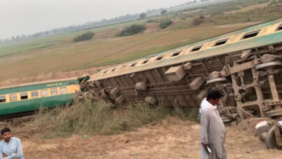 Pakistanda dəhşətli qəza - Onlarla yaralı var