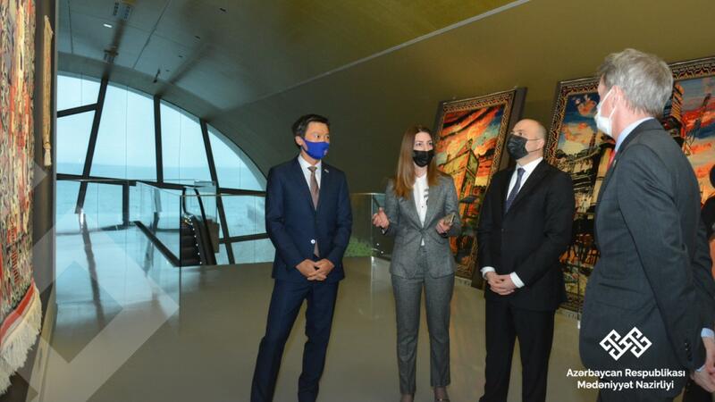 “Şekspir xalçalarda” müsabiqəsinin qaliblərinin xalçalarının təqdimatı keçirildi - FOTO