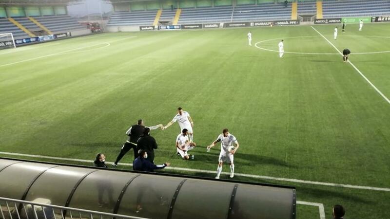 "Qarabağ"ın futbolçuları oyunun gedişində iftar açdı - FOTO