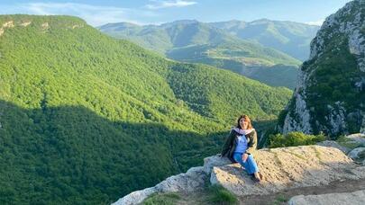 Oğlu güllələndi, ailəsi məhv edildi, amma...