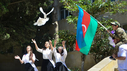 Uşaqlığın son, həyat məktəbinin ilk zəngi - FOTOREPORTAJ