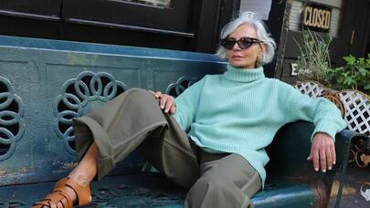 56 yaşında moda dünyasını silkələyən qadın kimdir? - FOTO