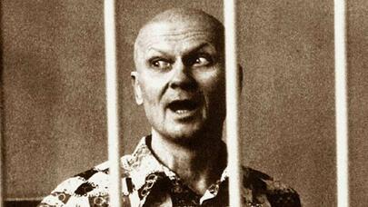 Evinə çağırdığı qadınlara insan ətindən yemək bişirən QATİL MÜƏLLİM - VİDEO