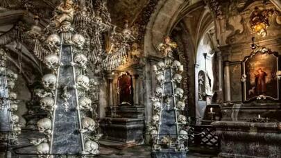 Dünyanın ən qorxunc kilsəsi: on minlərlə insanın sümüyündən... - MARAQLI FAKTLAR - VİDEO