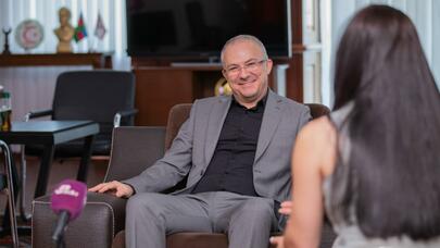 "İnsanlarınızın yerişində belə MÜZƏFFƏR XALQ havasını duyuram" - - Müsahibə