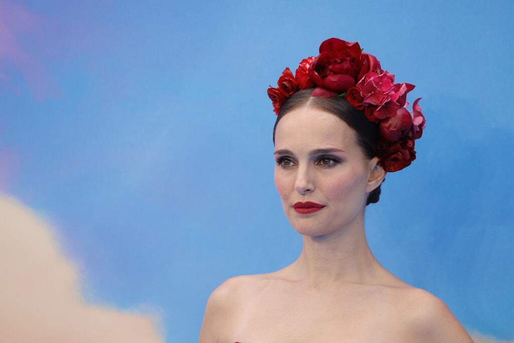 Natali Portman göz qamaşdırdı - FOTO