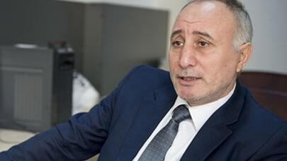 İo-Kio babanın çubuğuna ümid bəsləyən...