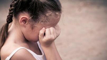 Şok olay: Ata 6 yaşlı qızını ərə verdi