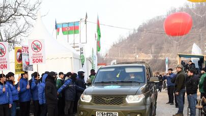 Sülhməramlıların avtomobilləri aksiya ərazisindən maneəsiz keçdi
