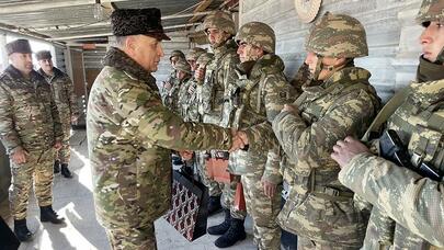 Kərim Vəliyev azad edilmiş ərazilərdəki hərbi hissələrdə - FOTO
