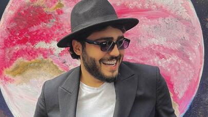 Ayaz suya düşən fotoqrafa aparat aldı - Video