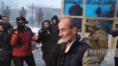 Mülki erməni Azərbaycan postuna yaxınlaşıb KÖMƏK İSTƏDİ - FOTO