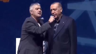 Ərdoğan səhnədə mahnı oxudu - VİDEO