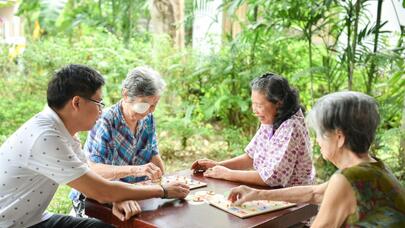 Rusiyalı qadın Taylanddakı təqaüdçülərə niyə həsəd aparıb?