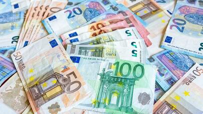 Avro və rubl bahalaşdı, dollar isə...