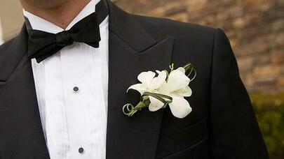 Azərbaycanda bəy toyunda soyundu, alt paltarında iştirak etdi -  VİDEO