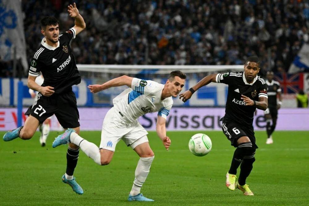 "Qarabağ"la oyunda geyindiyi forma hərraca çıxarıldı 2 "Qarabağ"la oyunda geyindiyi forma hərraca çıxarıldı