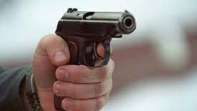 Ticarət mərkəzində atışma - Ölən və yaralananlar var