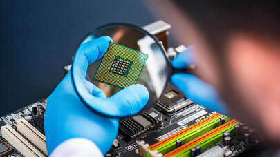 Qlobal çip satışları çökdü - Bu şirkətlərə böyük ZƏRBƏ DƏYDİ