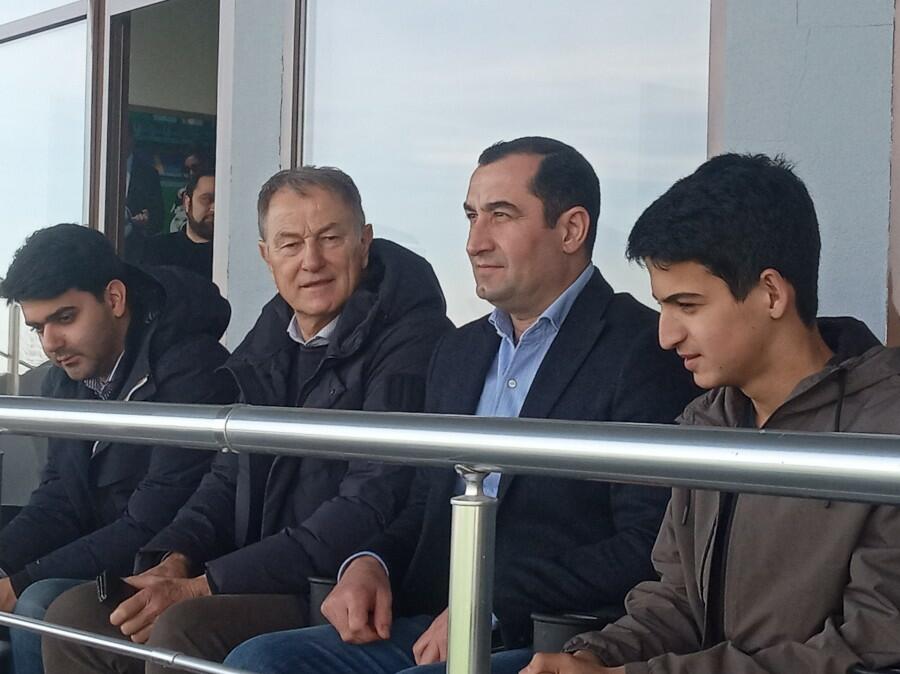 Canni de Byazi ilə him-cimlə baş tutan söhbət - FOTOLAR 7 Canni de Byazi ilə him-cimlə baş tutan söhbət - FOTOLAR