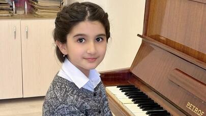 Azərbaycanlı uşaqlar ifaları ilə Parisi mat qoydular - Foto