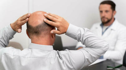 Kişilərdə 40 yaşdan sonra saç tökülməsinin əsas səbəbi