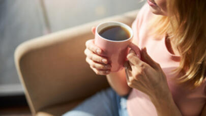 Bu xanımlar gün ərzində 3 fincan kofe içsələr...