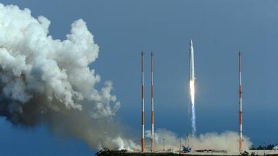 “SpaceX” “Starlink” internet peyklərini orbitə buraxdı