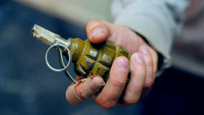 Azərbaycanda müğənninin avtomobilinə qumbara atdılar - VİDEO