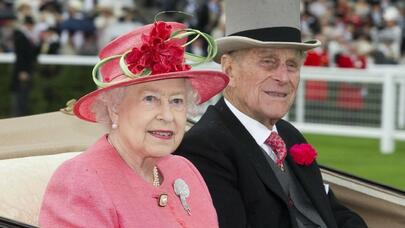 Şahzadənin Kraliçaya hədiyyə etdiyi zinət əşyasının TARİXÇƏSİ