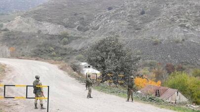 Ermənilər “Laçın” postundan maneəsiz keçirlər - Video