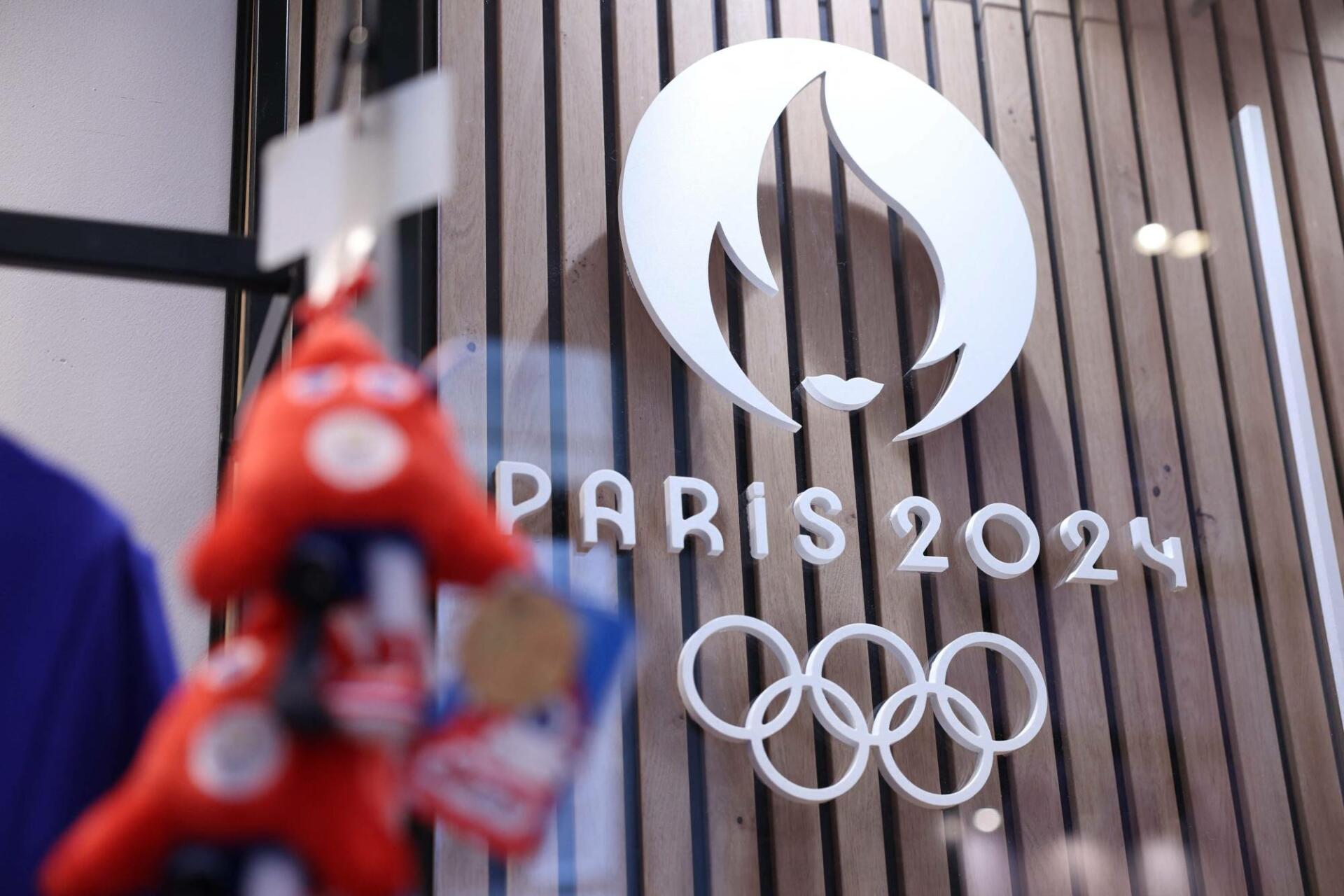 Fransanın "olimpiada nağılı": Evsizləri şəhərdən çıxarır, tələbələri küçəyə tökürlər 3 Fransanın "olimpiada nağılı": Evsizləri şəhərdən çıxarır, tələbələri küçəyə tökürlər