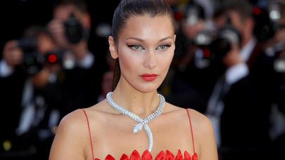 Bunu edən qızların NƏZƏRİNƏ: İltihab, qançırlar və korluq riski