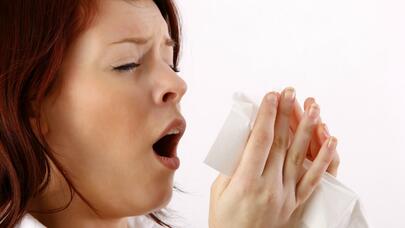 Dayanmadan asqırırsınızsa, buna diqqət edin - 6 ƏSAS SƏBƏB