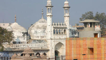 Bu ölkədə qərar verildi: 2 məscid 15 gün ərzində dağıdılacaq