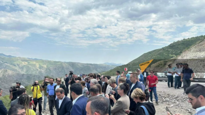 Ermənistan səfirləri sərhədimizə qədər yordu: “yardım şousu”nun seyrinə çıxanlar - FOTO 